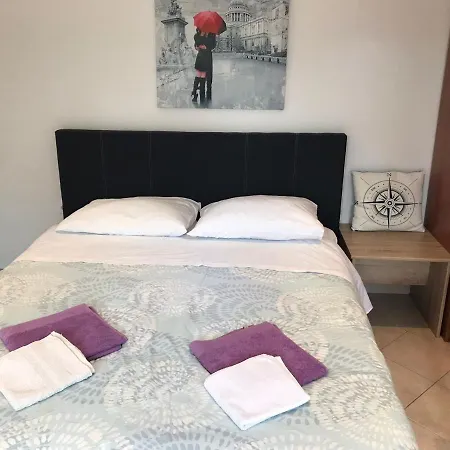 Apartment Zana *