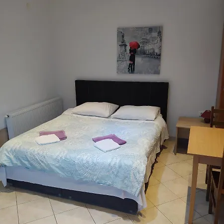 Zana * Stari Grad (Hvar)