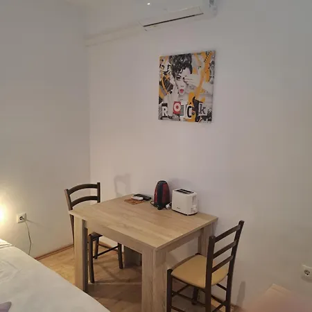 Zana Apartment *
